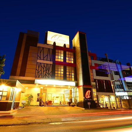 Queen City Hotel Banjarmasin Eksteriør billede