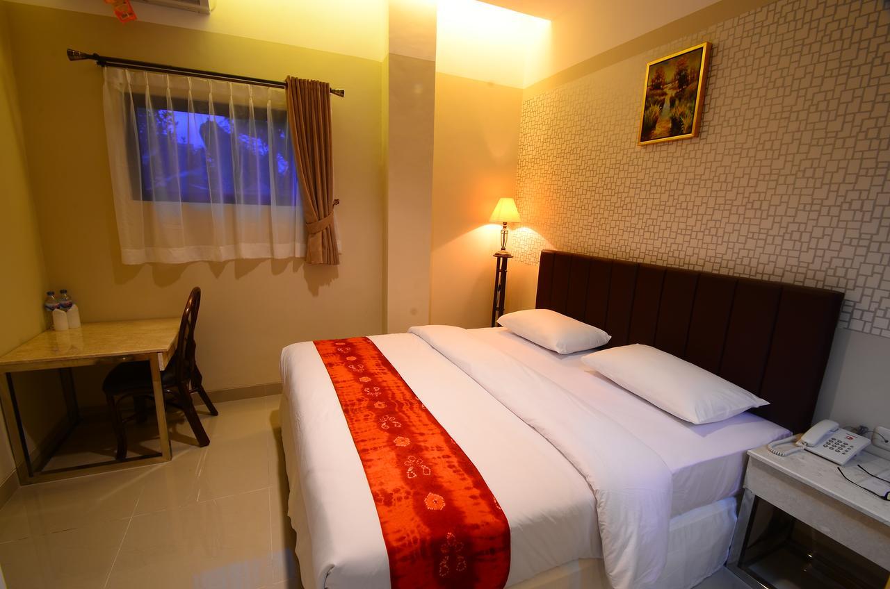 Queen City Hotel Banjarmasin Eksteriør billede