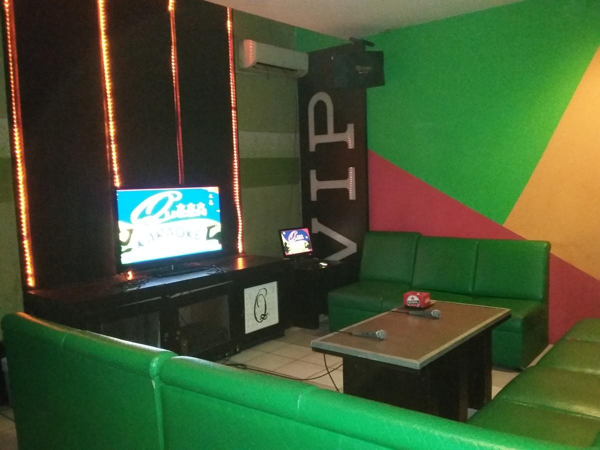 Queen City Hotel Banjarmasin Eksteriør billede