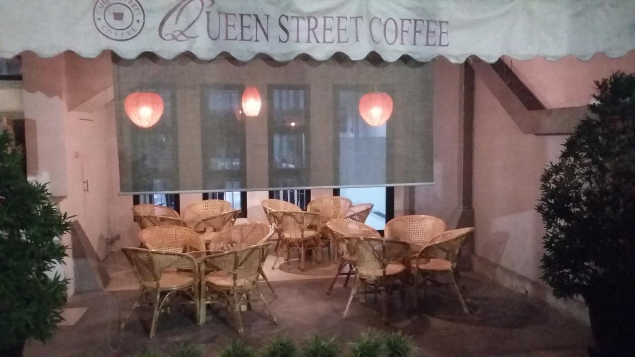 Queen City Hotel Banjarmasin Eksteriør billede